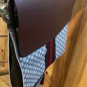 GUCCI pattern Expandable Messenger Bag